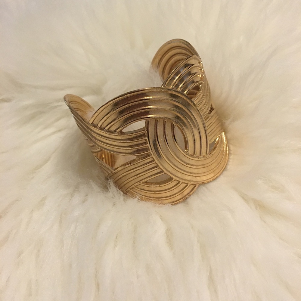 • Golden Cuff •
